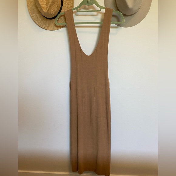 Roolee linen blend jumper dress - Picture 2 of 3